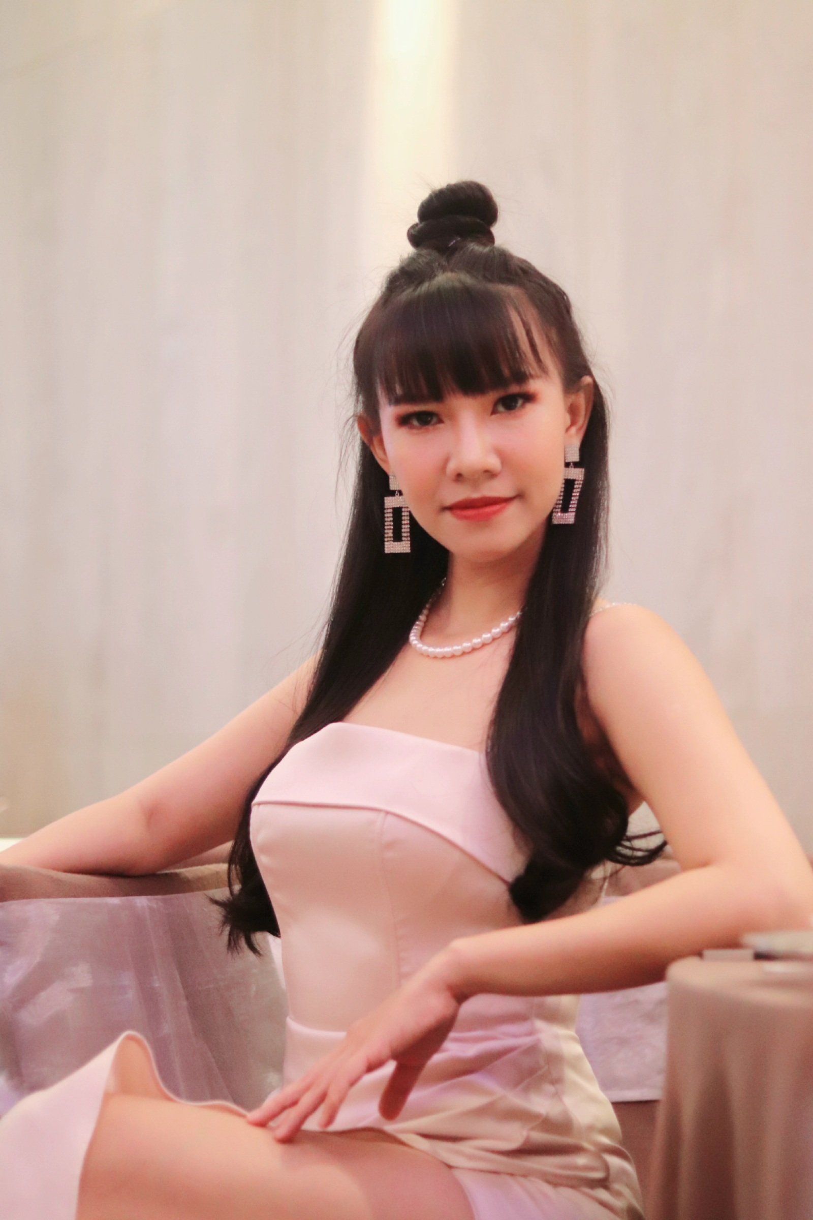 YẾN NHI 